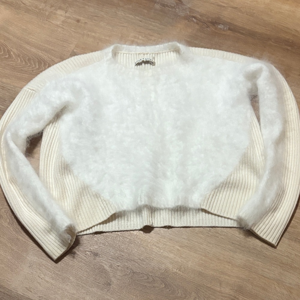 Alice + Olivia Cream Angora Cropped Sweater Small